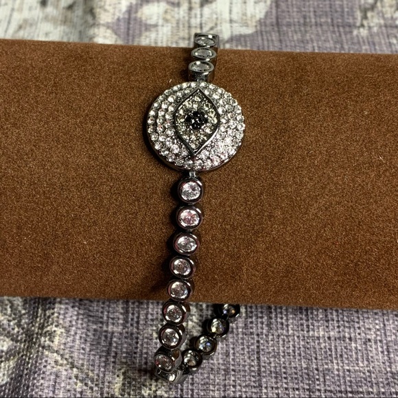 Cat Eye Rhinestone Bracelet - Picture 1 of 8